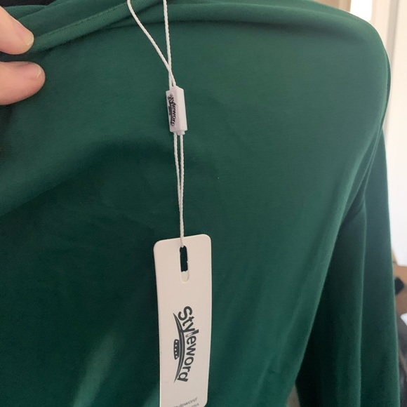 🍀🍀NWT- Wrap jersey dress with pockets- L - Picture 2 of 5